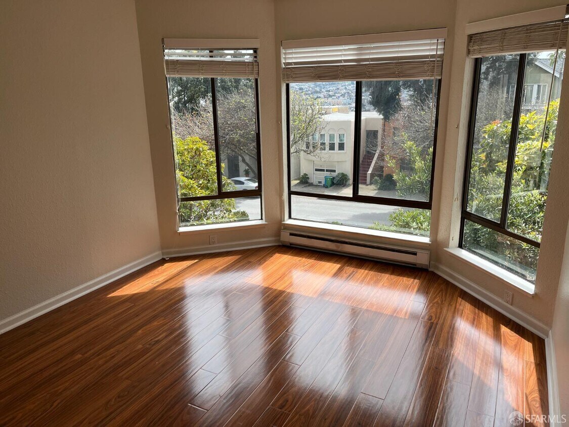 Foto principal - 370 Monterey Blvd