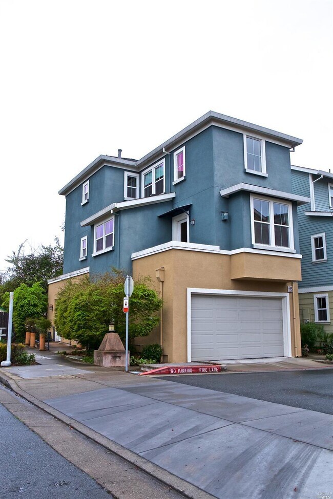 Building Photo - 2380 Chanate Rd