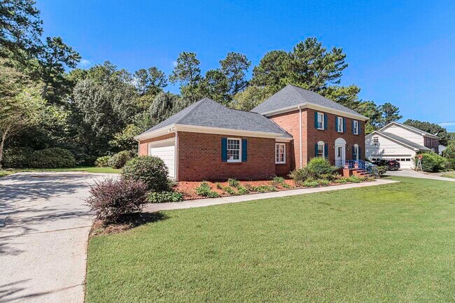 Building Photo - 665 Singley Dr