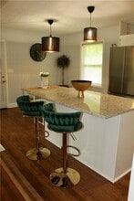 Building Photo - 667 Tara Cir SE