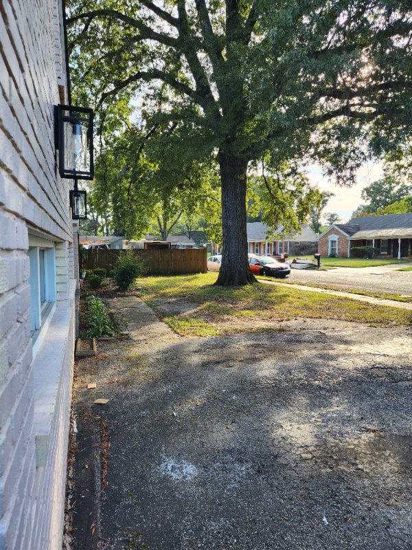 Building Photo - 3120 Darrow St