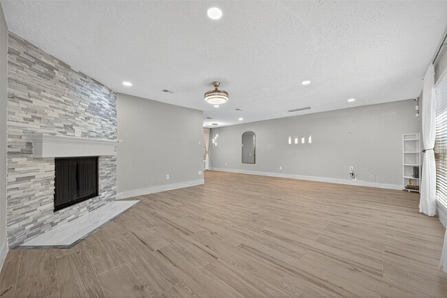 Foto del edificio - 8203 Huntermoor Cir