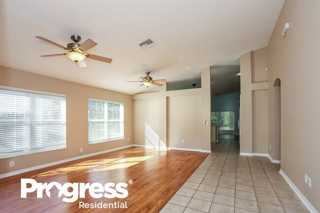 Building Photo - 2120 Brandon Park Cir