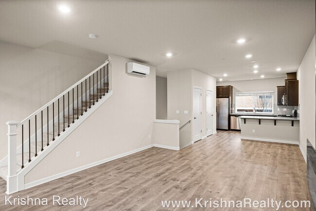 Building Photo - 2 br, 2.5 bath House - 446 NE Patricia Ann...