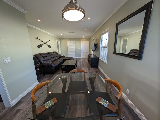 Foto del edificio - 411 Birch St