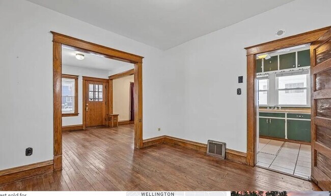 Building Photo - 2 Bedroom 1 Bathroom Home in Cedar Rapids