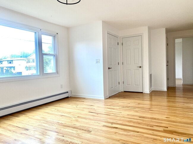 Photo - 100-FIRSTF Joy Ln (New Britain, CT) Apartment