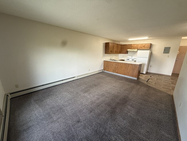 Building Photo - 5013 50 St