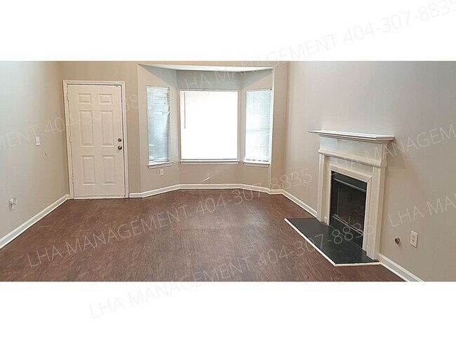 Building Photo - Beautiful 4br/2.5th + Loft