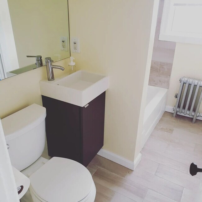 Building Photo - 59 Dartmouth Ave