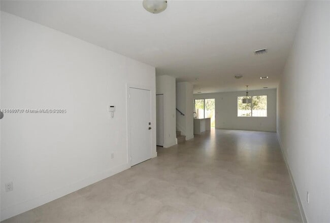 Building Photo - 10259 NW 72nd Terrace