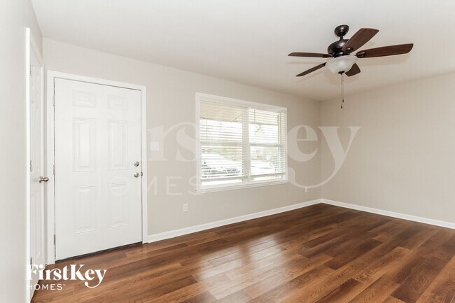 Foto del edificio - 3610 Bardot Dr