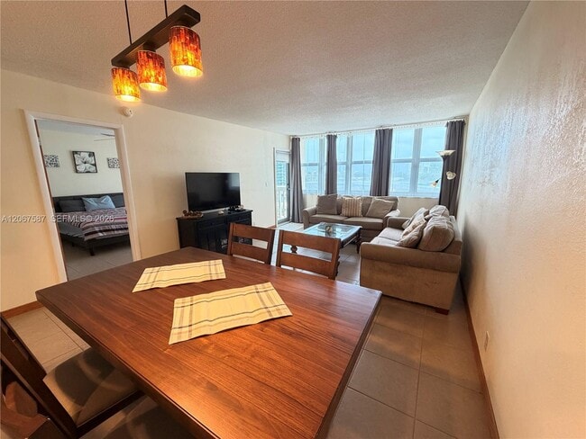 Building Photo - 1825 S Ocean Dr