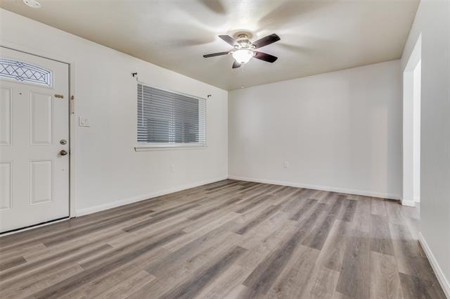 Foto del edificio - 428 N Dallas Ave