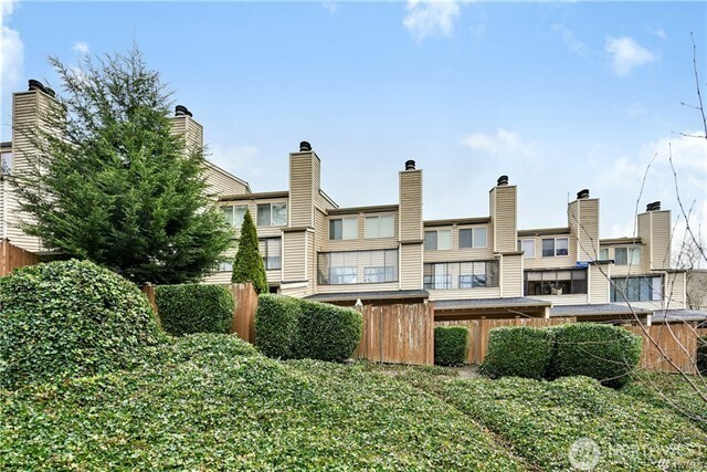 Foto principal - 12040 96th Ave NE
