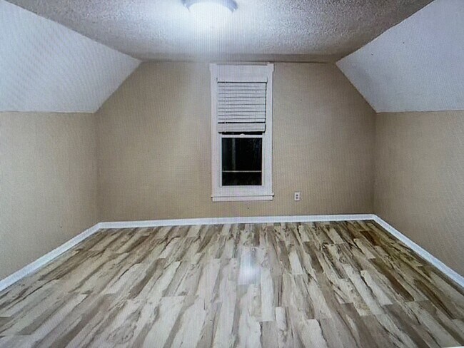 Foto del edificio - 1210 Broadway St