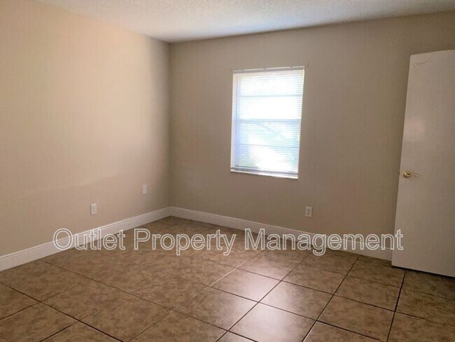 Foto del edificio - 14122 Newcomb Ave