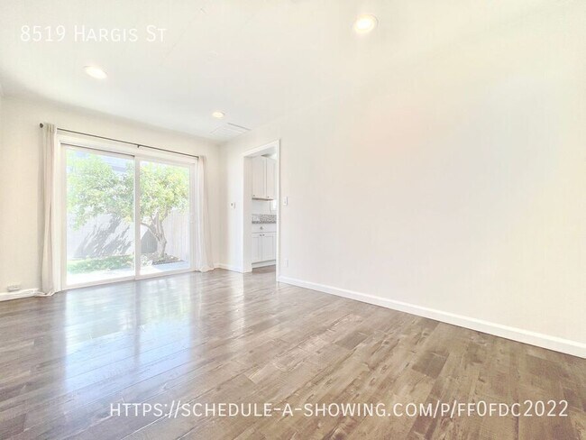 Foto del edificio - 8519 Hargis St