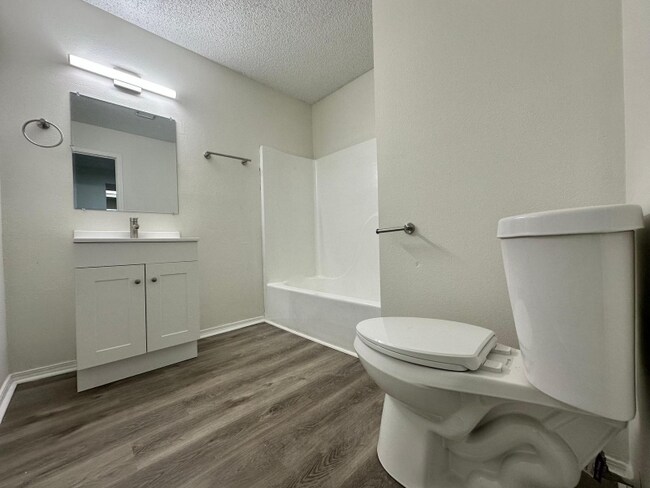 Foto del edificio - 410 Oakwood Ave