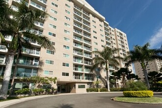 Building Photo - 94-979-979 Kau'Olu Pl
