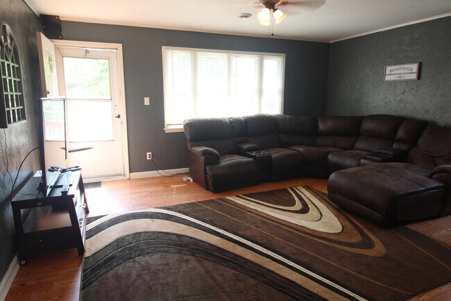 Foto del edificio - 3739 Richmond Rd NE
