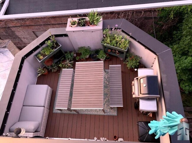 Foto del edificio - 2 bedroom in BROOKLYN NY 11216
