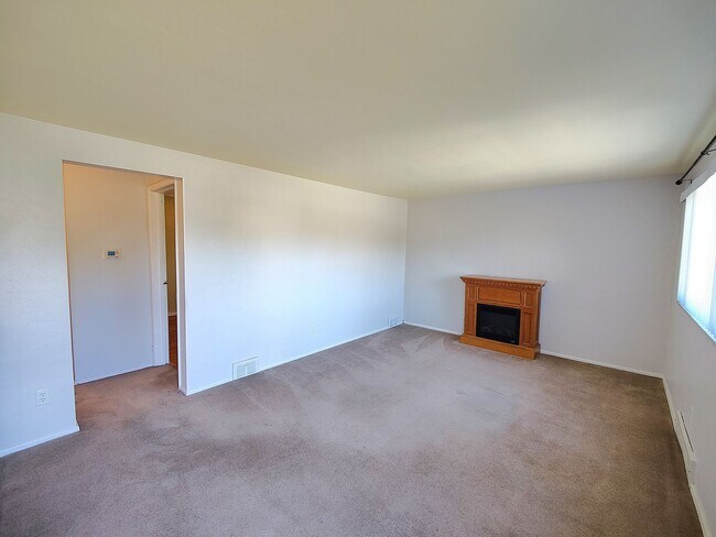 Foto del edificio - *Recently Updated 3BD/2.5BA Available for ...