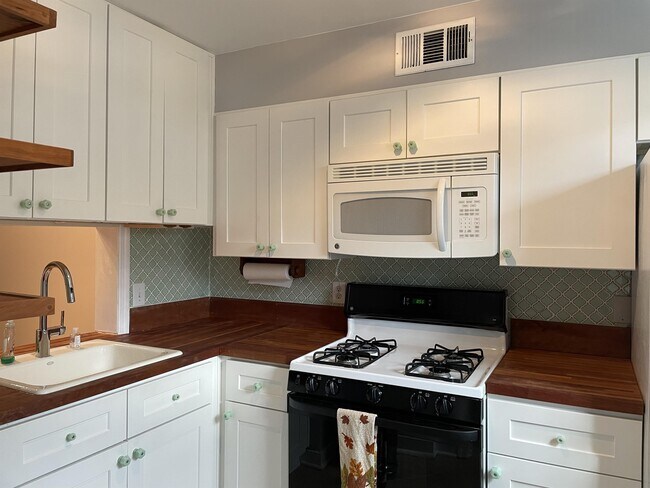 Photo - 403 N Hamilton St House