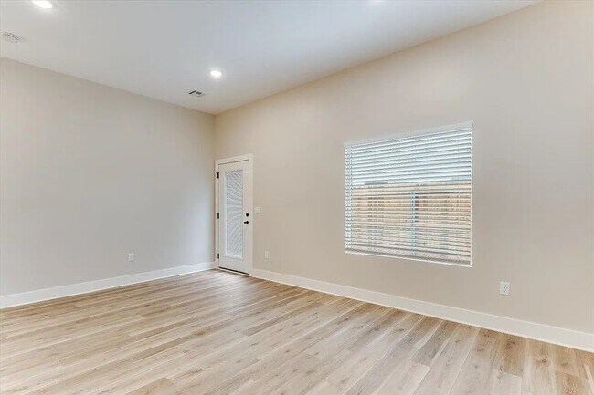 Building Photo - 17018 Lawson