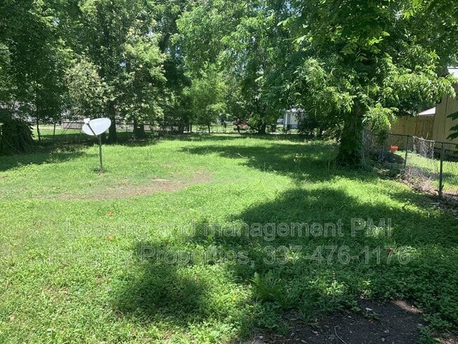 Building Photo - 308 Huval St