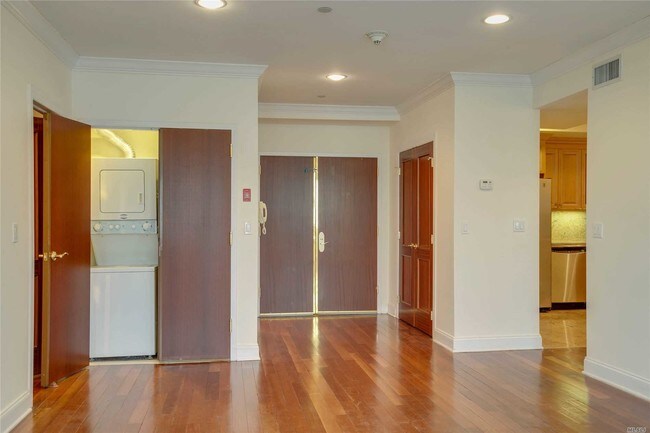 Foto del edificio - 171 Great Neck Rd