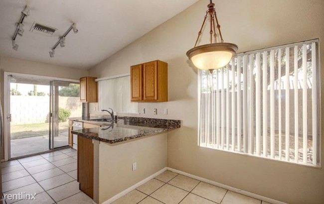 Building Photo - 3 br, 2 bath House - 6822 E Kings Ave