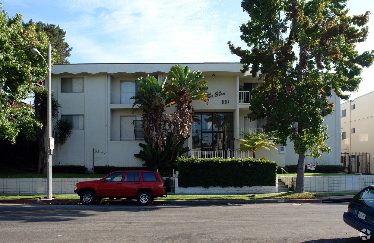 The Villa Glen Apartments in Inglewood, CA