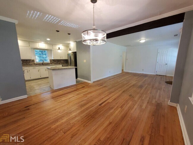 Building Photo - 2285 Lullwood Trail