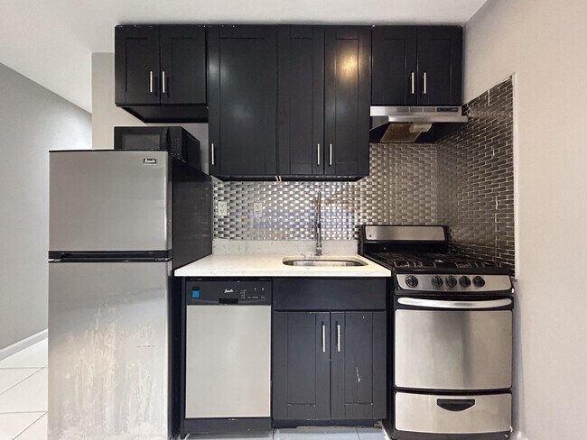 Foto del edificio - 312 W 114th St