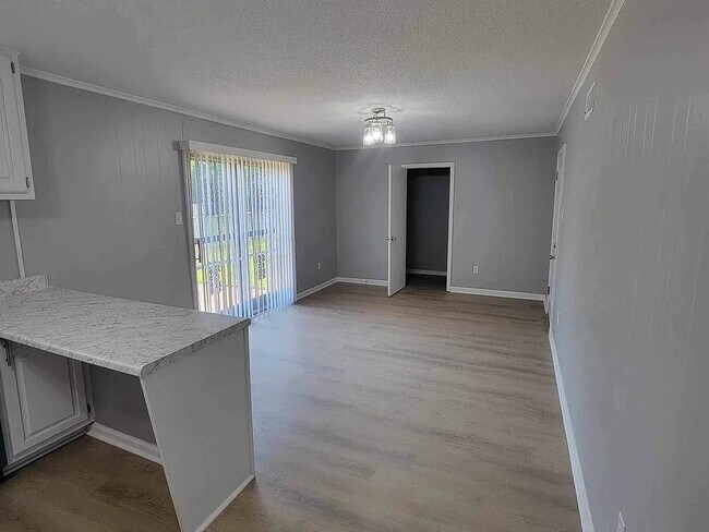 Foto del edificio - 222 Pickett Rd