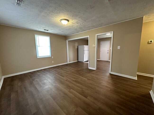 Foto del edificio - 1261 Thelbert Dr