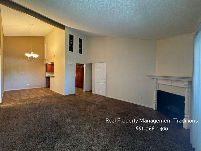 Foto del edificio - Willow Creek 2 bed, 1 bath condo!
