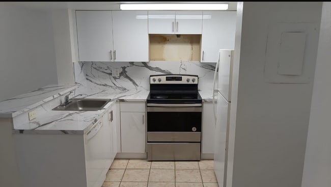 Foto del edificio - 8585 NW 6th Ln