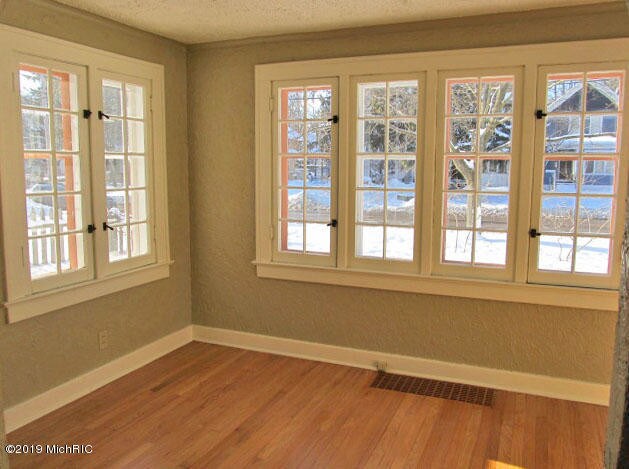 Foto del edificio - 1437 Hillcrest Ave