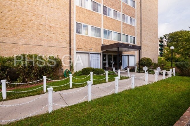 Building Photo - 9250 Edwards Way
