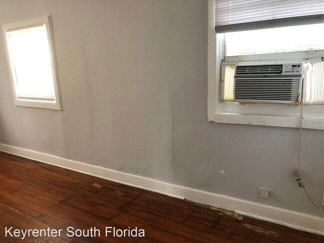 Building Photo - 512 46th St