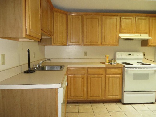 Building Photo - 14A Ellis Dr