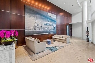 Building Photo - 13700 Marina Pointe Dr