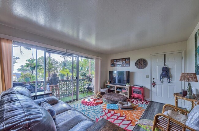 Interior Photo - 871 Hawthorne St