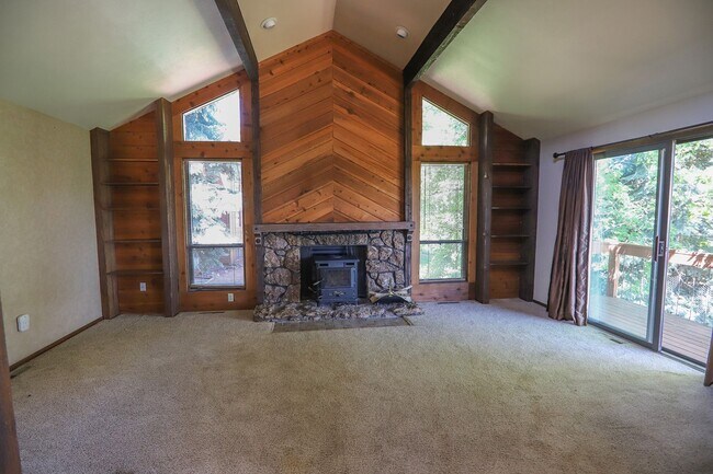Building Photo - 1677 Edwards Dr