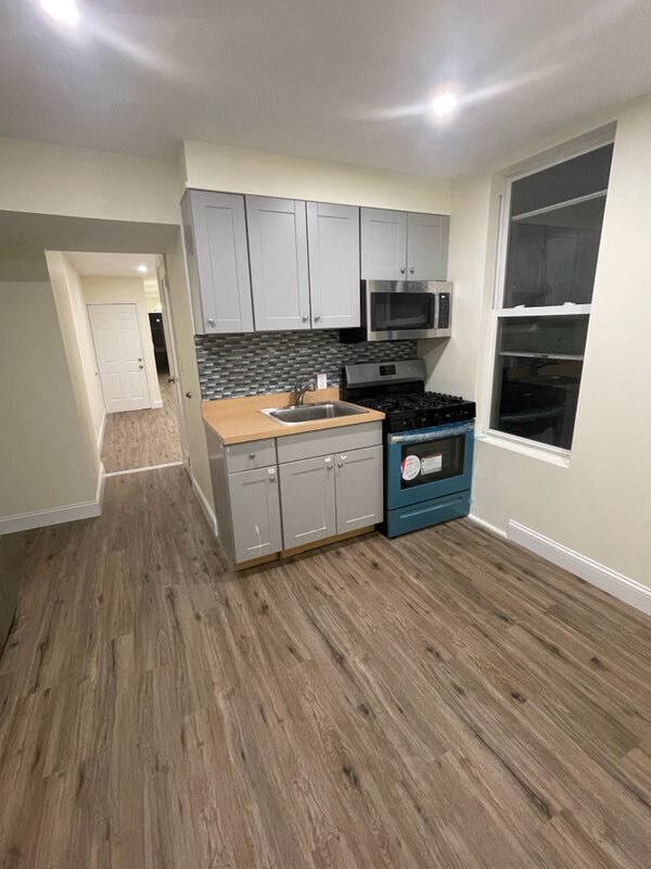 Foto principal - 181 Bay 14th St