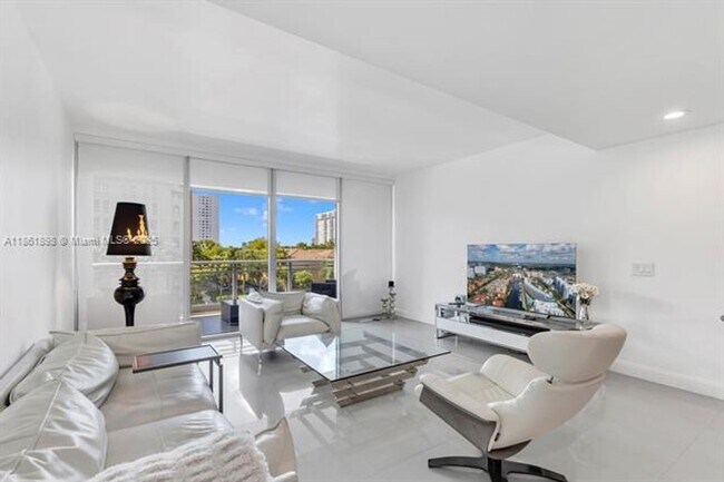 Foto del edificio - 2950 NE 188th St