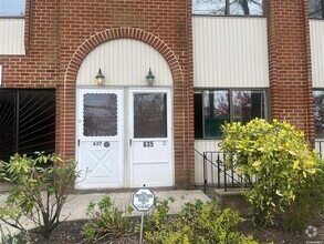 Building Photo - 635 Chestnut St