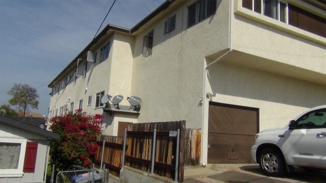 Foto del edificio - 8277 Orchard Ave